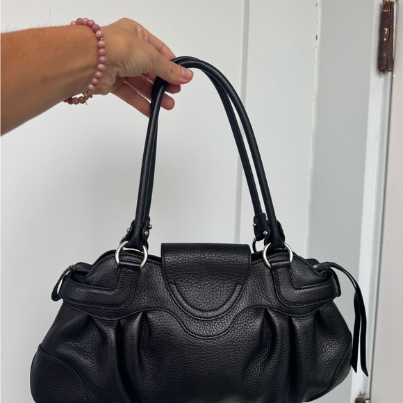 Salvatore Ferragamo Black Leather Shoulder Bag Gancini Hardware Made in Italy - Picture 4 of 13